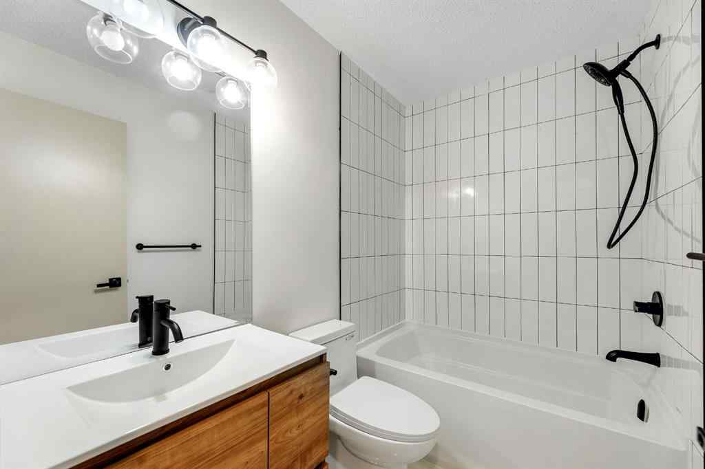 MLS® A2246441 - 212 Midlawn Close SE in Midnapore Calgary, Residential