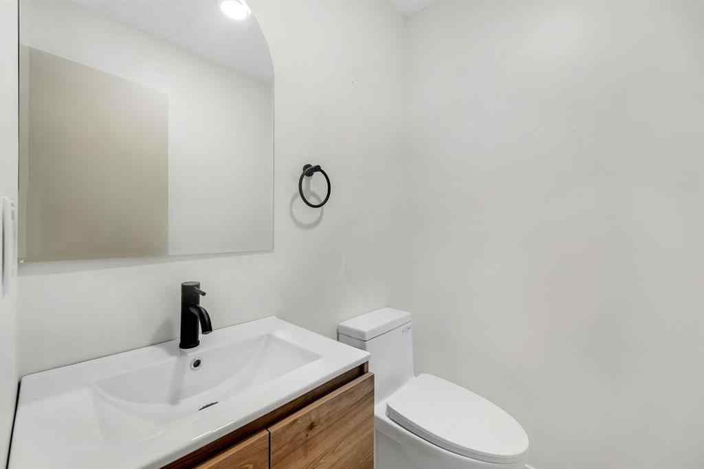MLS® A2246441 - 212 Midlawn Close SE in Midnapore Calgary, Residential