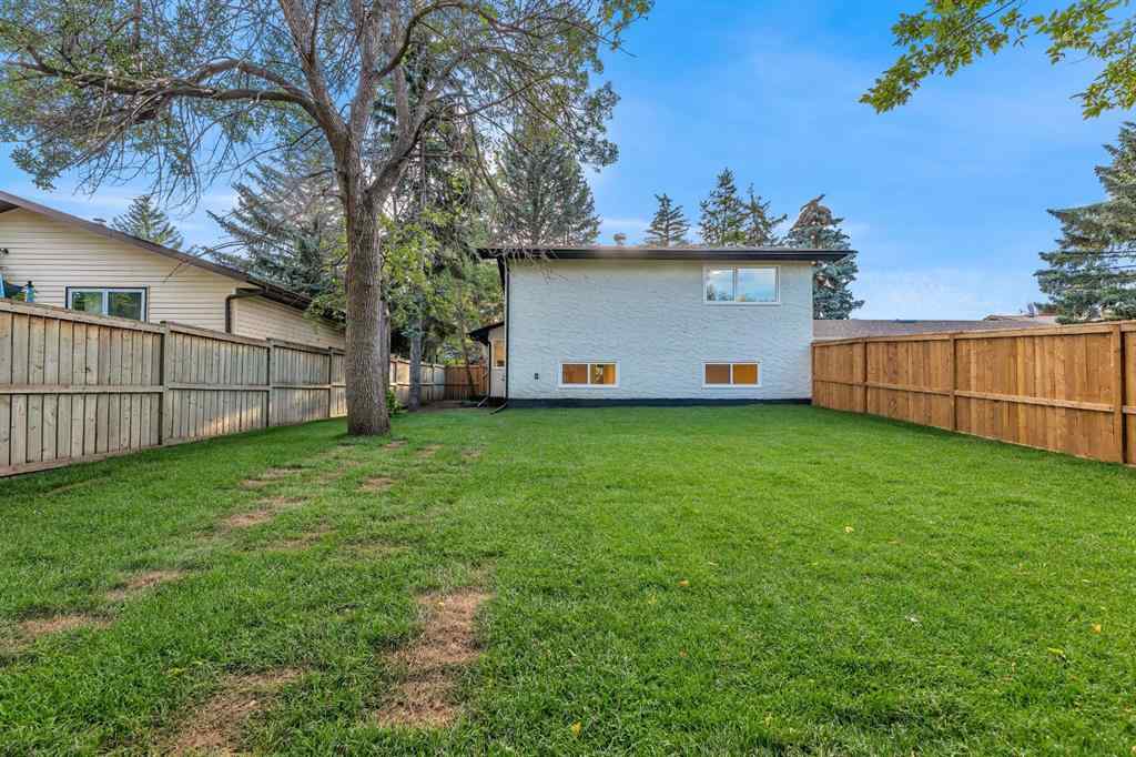 MLS® A2246441 - 212 Midlawn Close SE in Midnapore Calgary, Residential