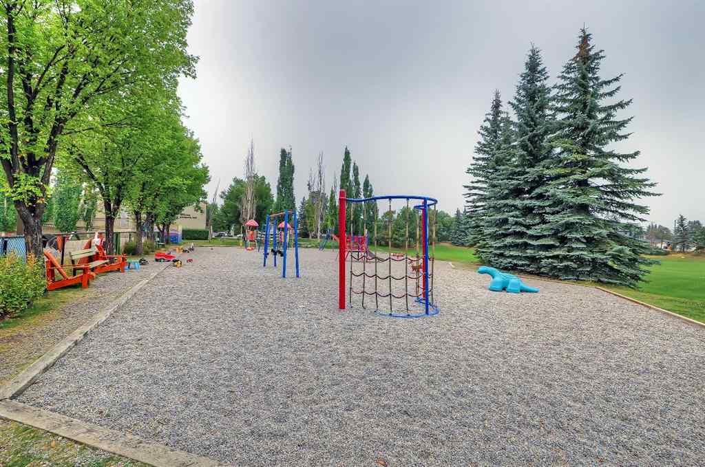 MLS® A2246445 - 2833 25A Street SW in Killarney/Glengarry Calgary, Residential