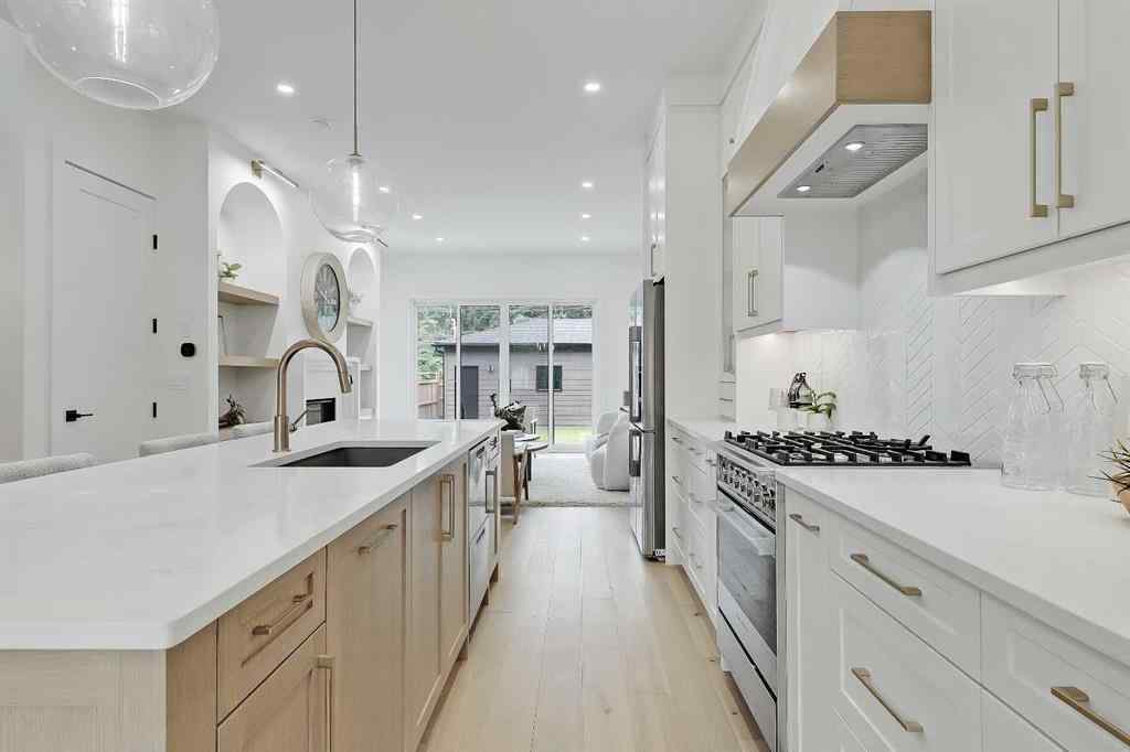 MLS® A2246445 - 2833 25A Street SW in Killarney/Glengarry Calgary, Residential