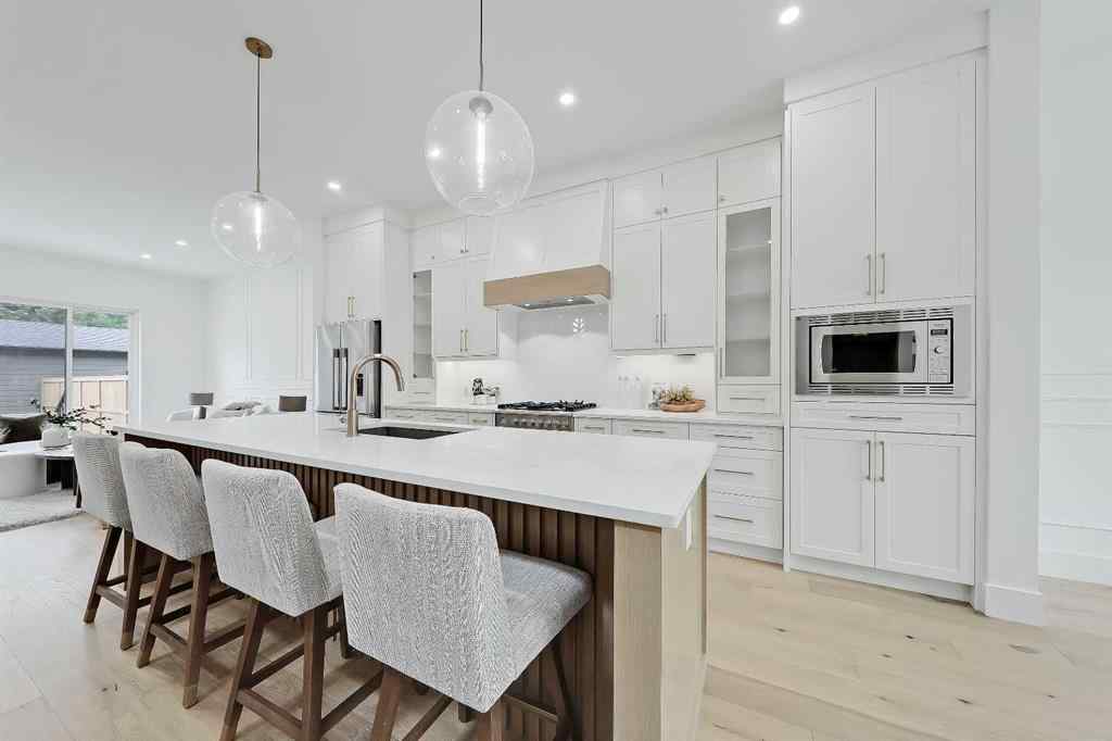 MLS® A2246445 - 2833 25A Street SW in Killarney/Glengarry Calgary, Residential