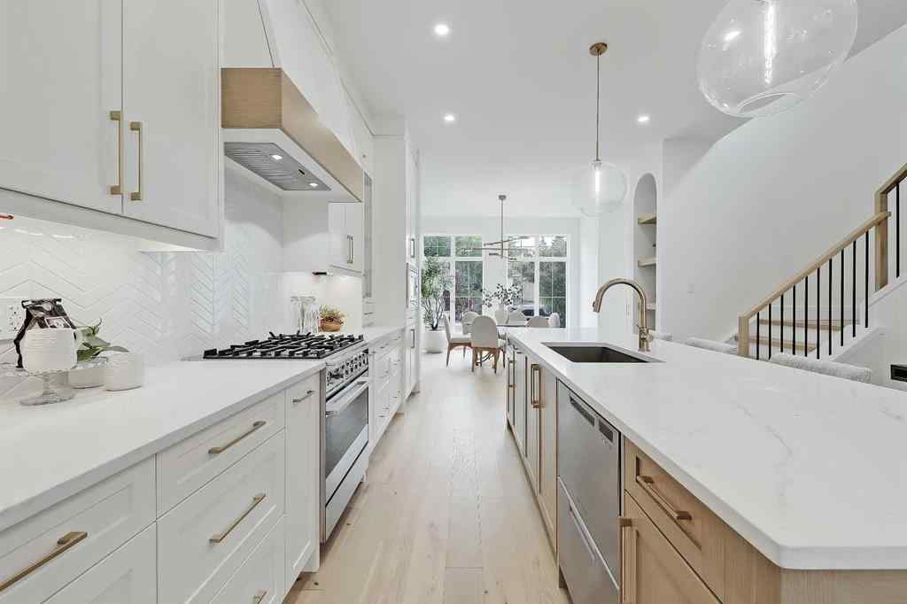 MLS® A2246445 - 2833 25A Street SW in Killarney/Glengarry Calgary, Residential