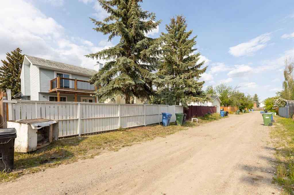 MLS® A2246456 - 30 Pasadena Gardens NE in Monterey Park Calgary, Residential