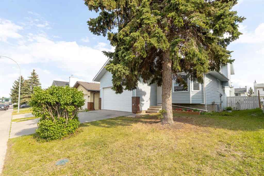 MLS® A2246456 - 30 Pasadena Gardens NE in Monterey Park Calgary, Residential