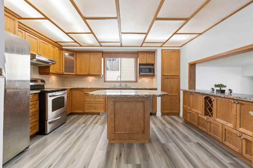 MLS® A2246456 - 30 Pasadena Gardens NE in Monterey Park Calgary, Residential