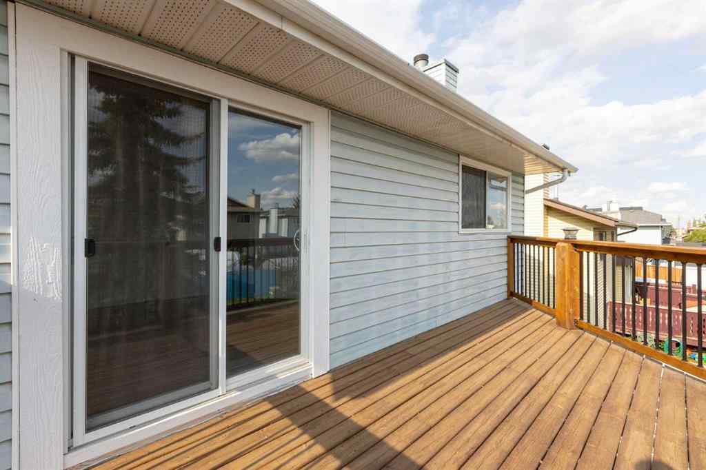 MLS® A2246456 - 30 Pasadena Gardens NE in Monterey Park Calgary, Residential