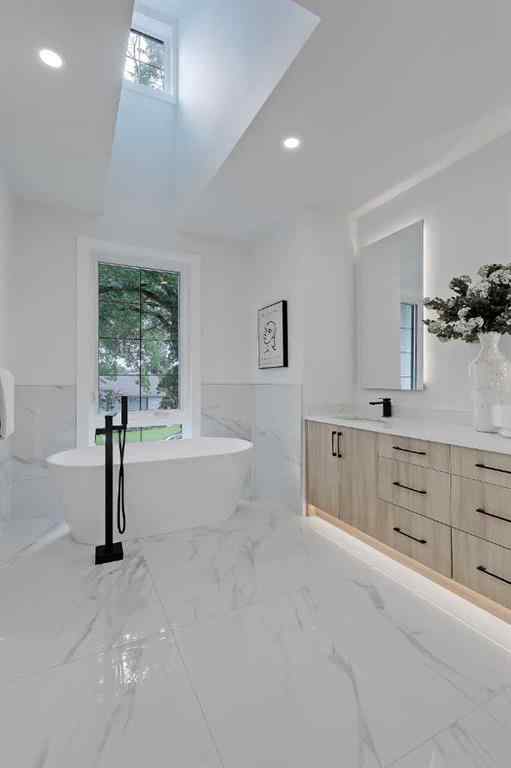 MLS® A2246484 - 646 25 Avenue NW in Mount Pleasant Calgary, Residential