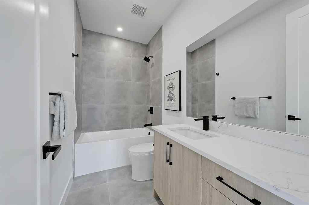 MLS® A2246484 - 646 25 Avenue NW in Mount Pleasant Calgary, Residential