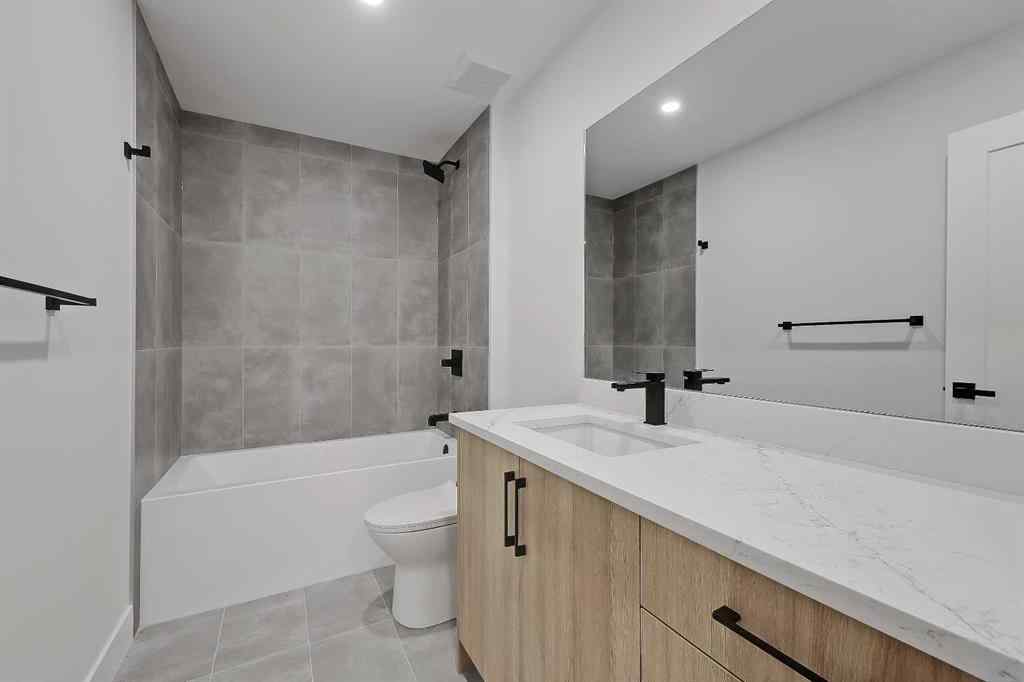 MLS® A2246484 - 646 25 Avenue NW in Mount Pleasant Calgary, Residential