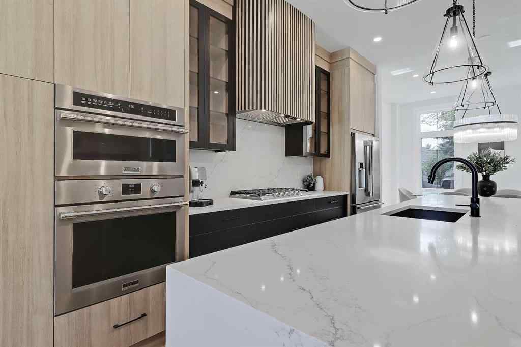 MLS® A2246484 - 646 25 Avenue NW in Mount Pleasant Calgary, Residential