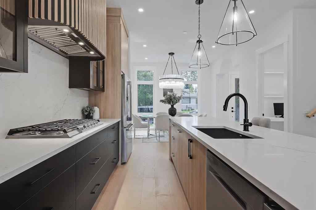 MLS® A2246484 - 646 25 Avenue NW in Mount Pleasant Calgary, Residential