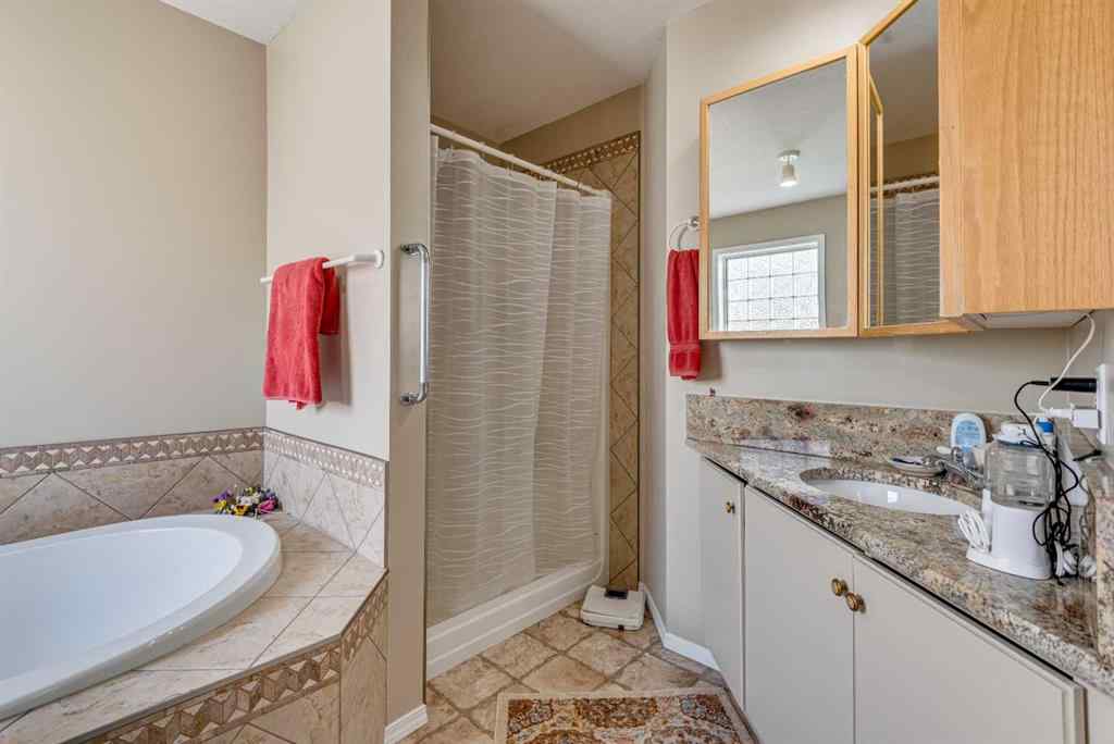 MLS® A2246496 - 241 11 Street  in NONE Three Hills, Residential