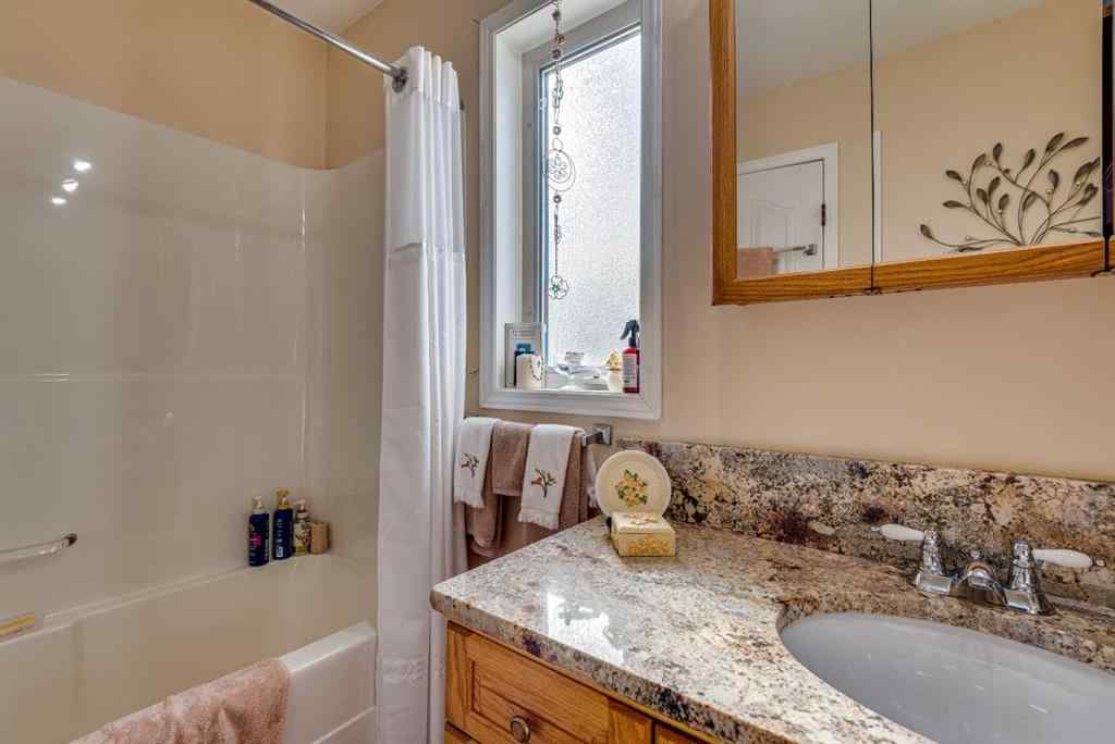 MLS® A2246496 - 241 11 Street  in NONE Three Hills, Residential