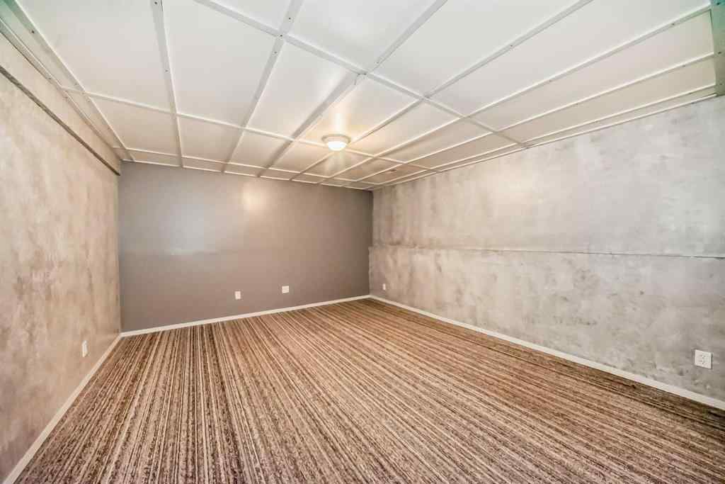 MLS® A2246498 - 724 Pinecliff Road NE in Pineridge Calgary, Residential