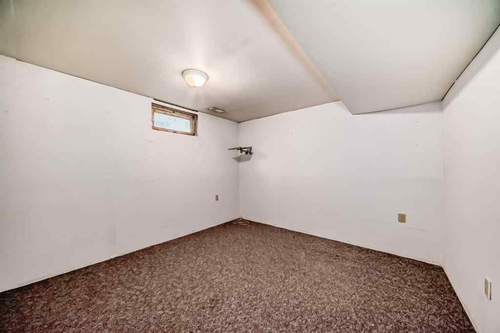 MLS® A2246498 - 724 Pinecliff Road NE in Pineridge Calgary, Residential