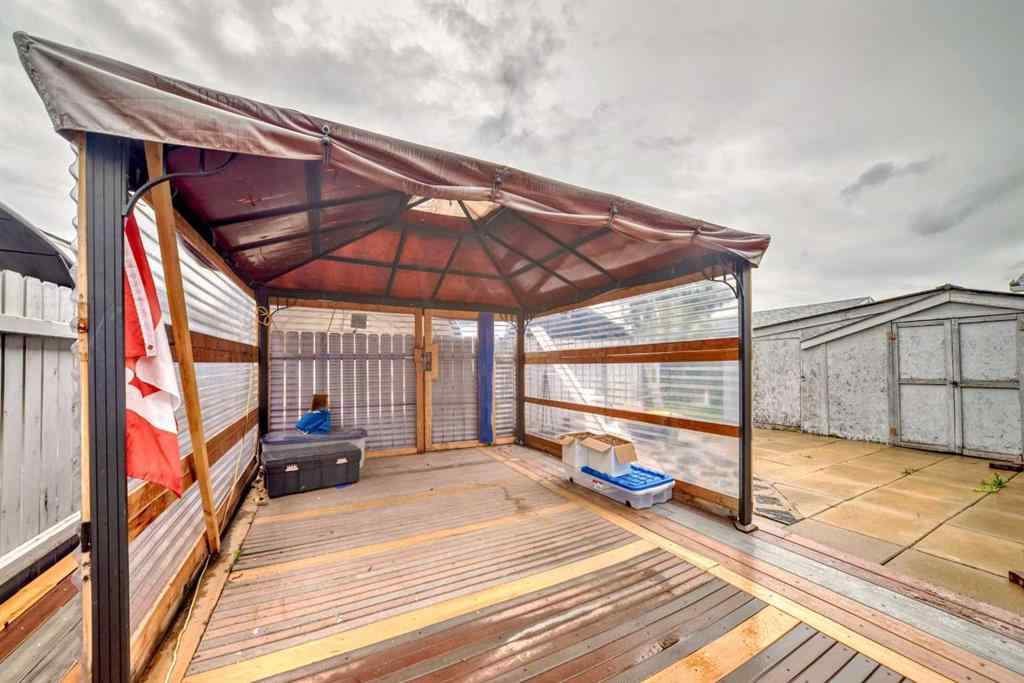 MLS® A2246498 - 724 Pinecliff Road NE in Pineridge Calgary, Residential