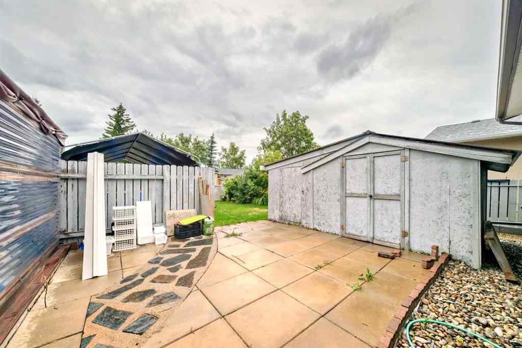 MLS® A2246498 - 724 Pinecliff Road NE in Pineridge Calgary, Residential