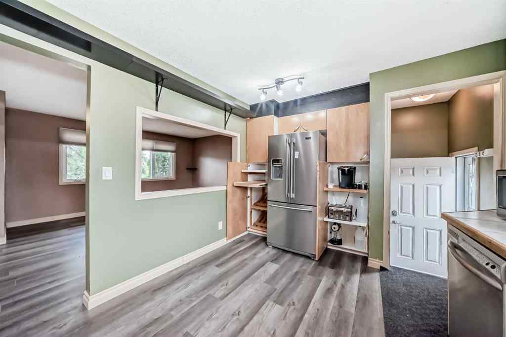 MLS® A2246498 - 724 Pinecliff Road NE in Pineridge Calgary, Residential