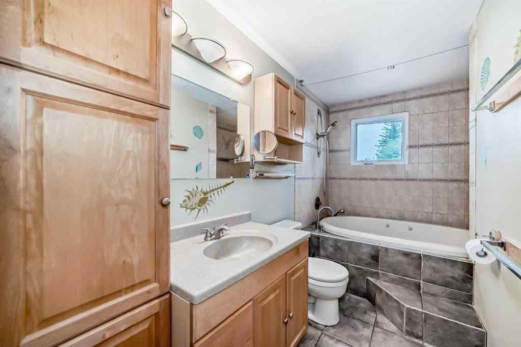 MLS® A2246498 - 724 Pinecliff Road NE in Pineridge Calgary, Residential