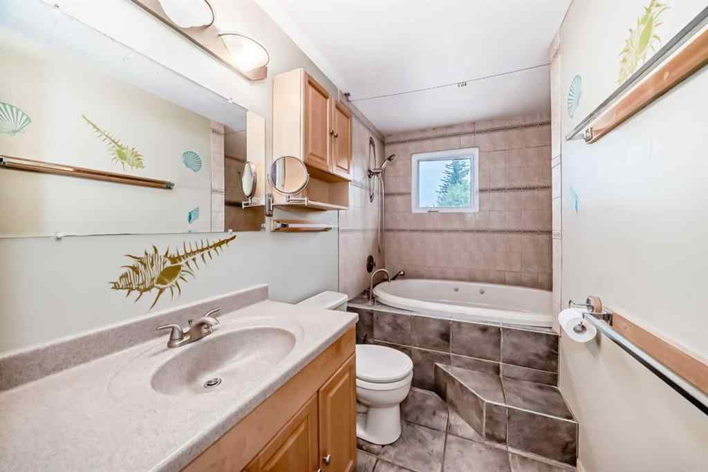 MLS® A2246498 - 724 Pinecliff Road NE in Pineridge Calgary, Residential