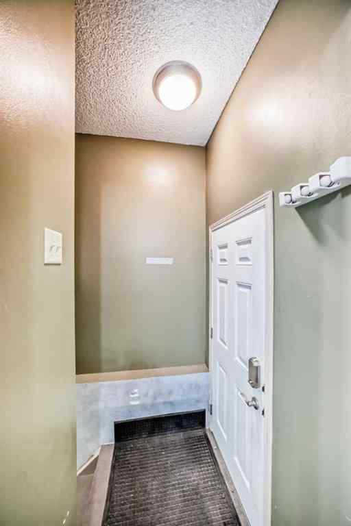MLS® A2246498 - 724 Pinecliff Road NE in Pineridge Calgary, Residential