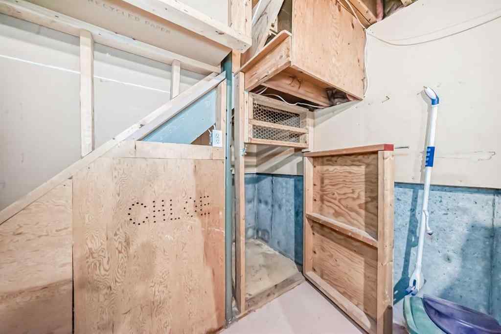 MLS® A2246498 - 724 Pinecliff Road NE in Pineridge Calgary, Residential