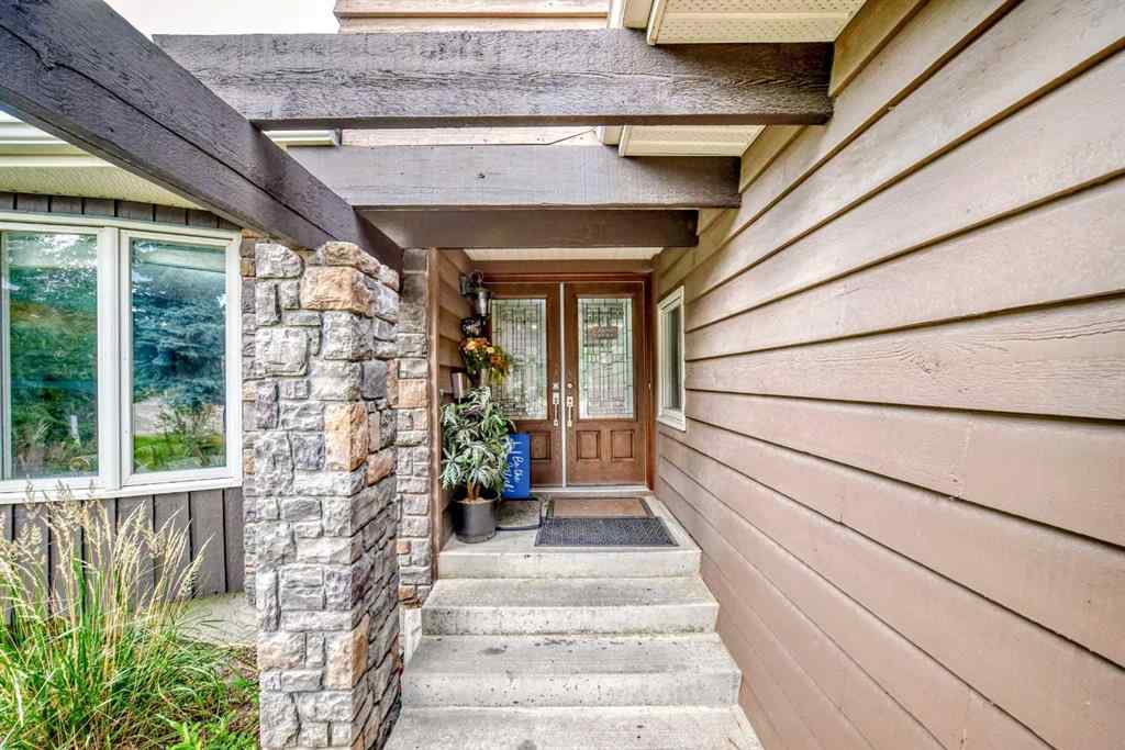 MLS® A2246502 - 36 Varsity Estates Court NW in Varsity Calgary, Residential
