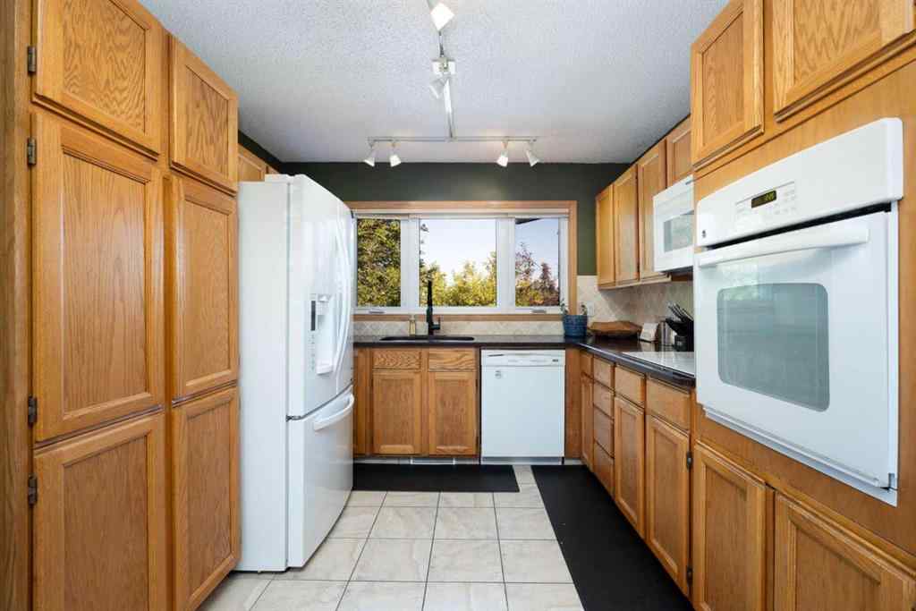 MLS® A2246512 - 108 Romar Street  in Thickwood Fort McMurray, Residential
