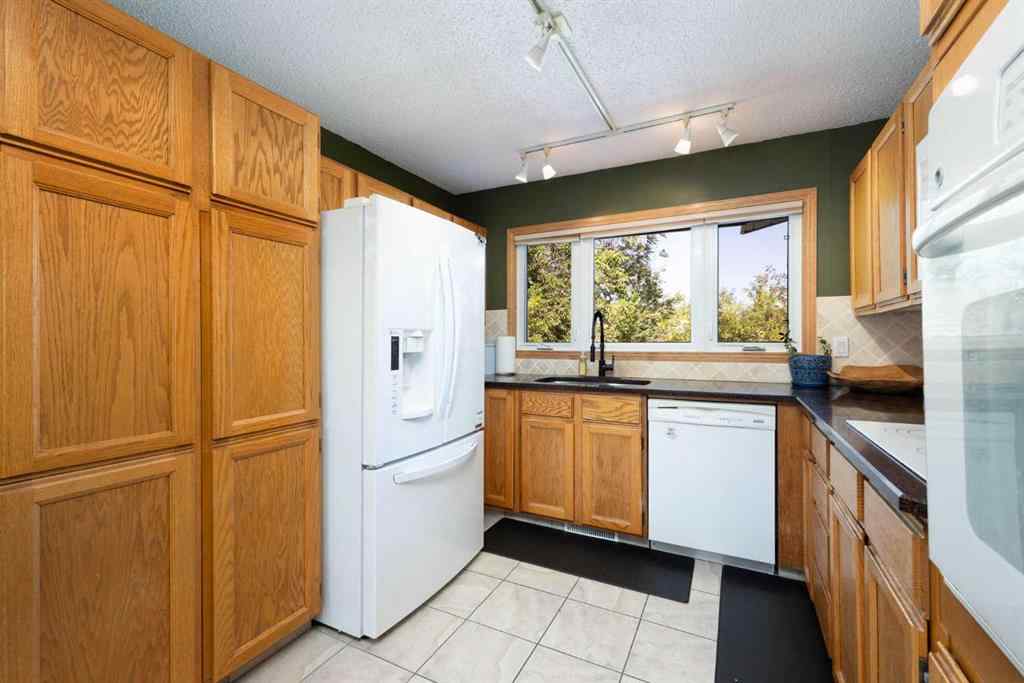 MLS® A2246512 - 108 Romar Street  in Thickwood Fort McMurray, Residential