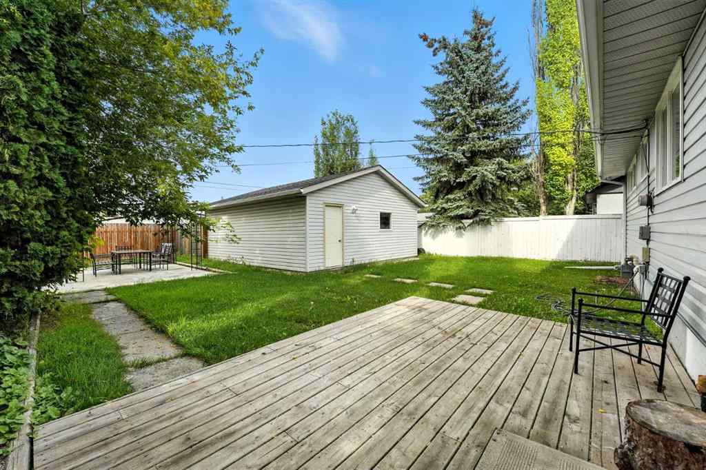 MLS® A2246525 - 284 Acadia Drive SE in Acadia Calgary, Residential