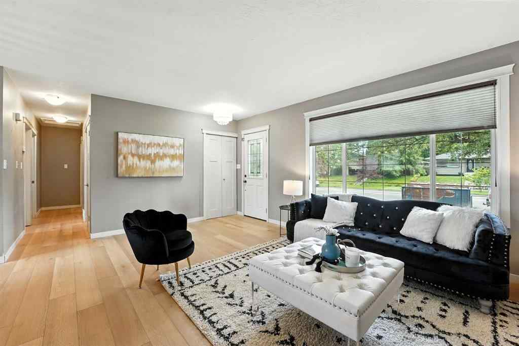 MLS® A2246525 - 284 Acadia Drive SE in Acadia Calgary, Residential
