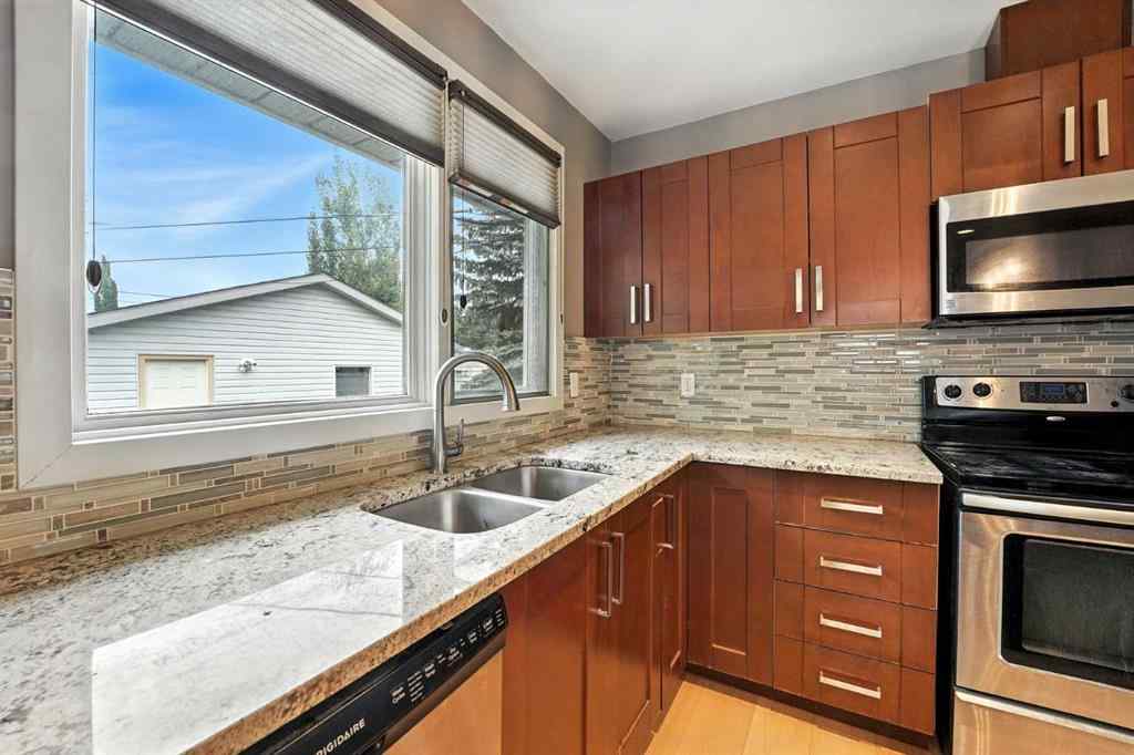 MLS® A2246525 - 284 Acadia Drive SE in Acadia Calgary, Residential