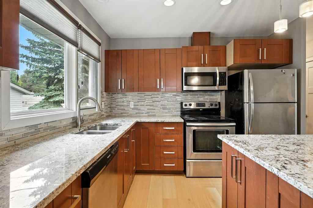 MLS® A2246525 - 284 Acadia Drive SE in Acadia Calgary, Residential