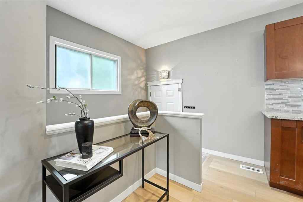MLS® A2246525 - 284 Acadia Drive SE in Acadia Calgary, Residential