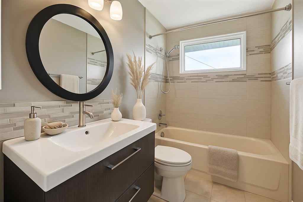 MLS® A2246525 - 284 Acadia Drive SE in Acadia Calgary, Residential