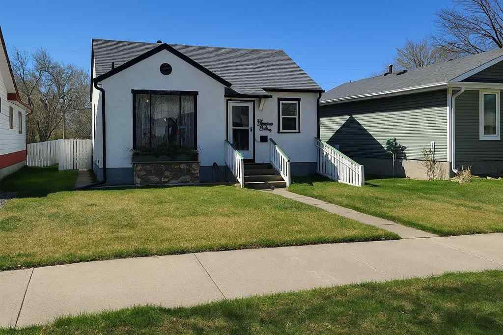 MLS® A2246531 - 1212 7 Avenue S in London Road Lethbridge, Residential