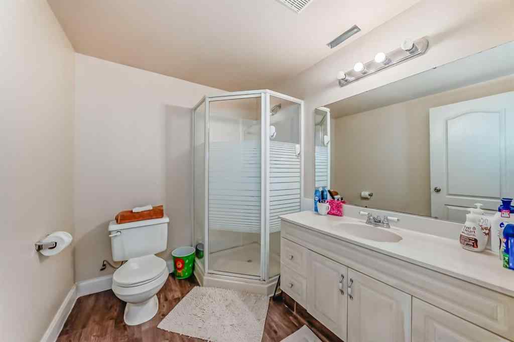 MLS® A2246544 - 440 Templeton Road NE in Temple Calgary, Residential