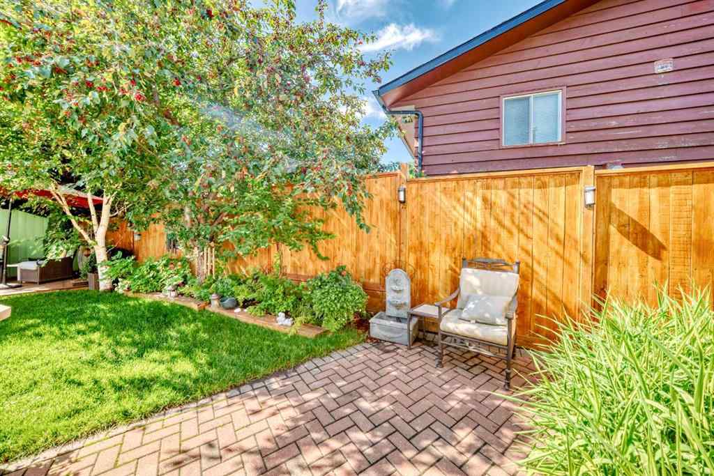 MLS® A2246544 - 440 Templeton Road NE in Temple Calgary, Residential