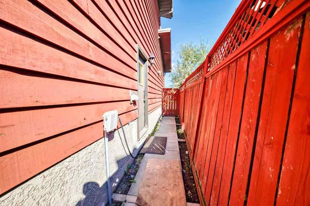 MLS® A2246544 - 440 Templeton Road NE in Temple Calgary, Residential