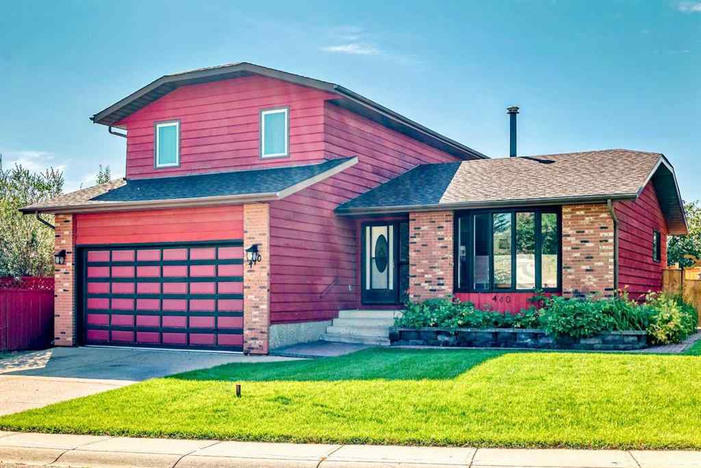 MLS® A2246544 - 440 Templeton Road NE in Temple Calgary, Residential