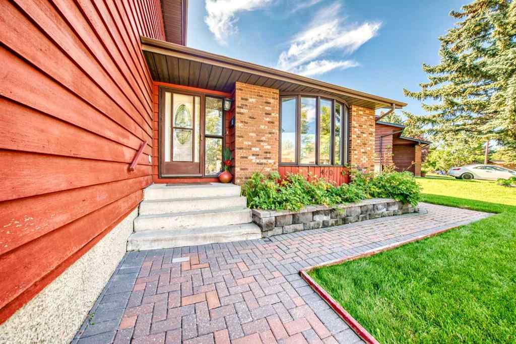 MLS® A2246544 - 440 Templeton Road NE in Temple Calgary, Residential