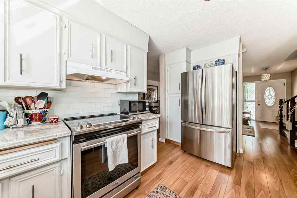 MLS® A2246544 - 440 Templeton Road NE in Temple Calgary, Residential