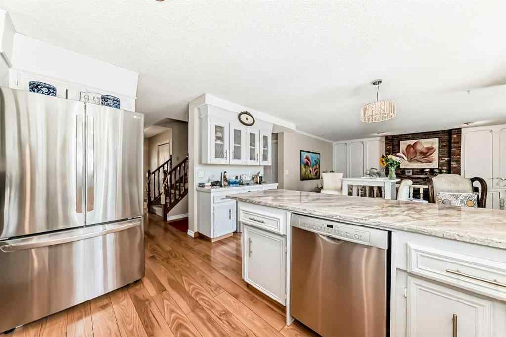MLS® A2246544 - 440 Templeton Road NE in Temple Calgary, Residential