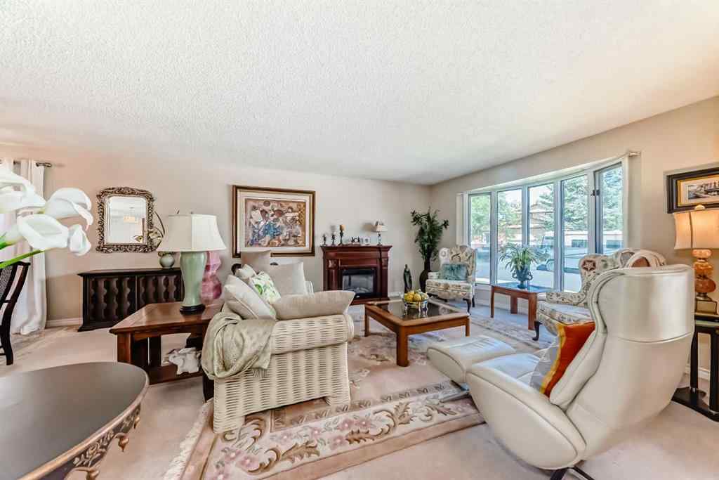 MLS® A2246544 - 440 Templeton Road NE in Temple Calgary, Residential