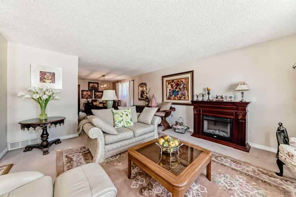 MLS® A2246544 - 440 Templeton Road NE in Temple Calgary, Residential