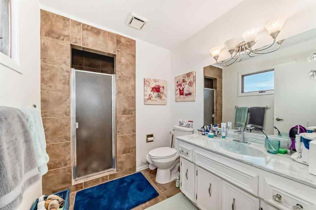 MLS® A2246544 - 440 Templeton Road NE in Temple Calgary, Residential