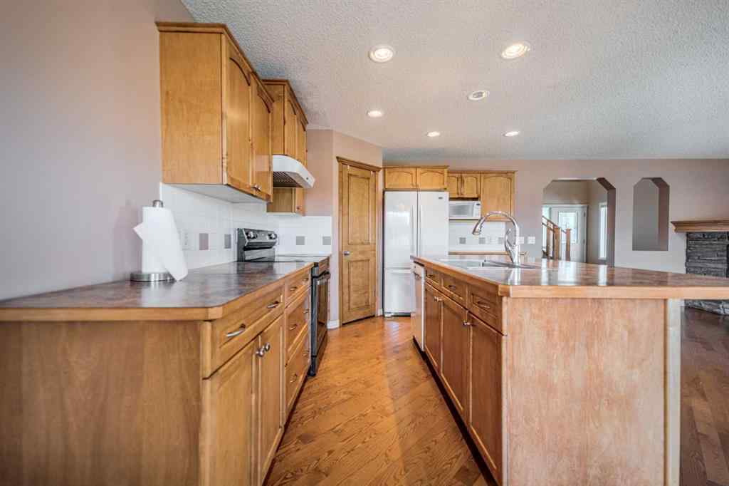 MLS® A2246568 - 250 Eversyde Close SW in Evergreen Calgary, Residential
