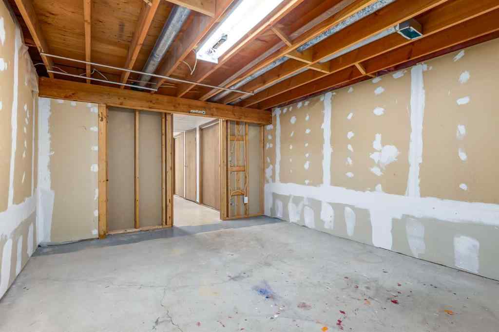 MLS® A2246579 - 204 Hawkhill Way NW in Hawkwood Calgary, Residential