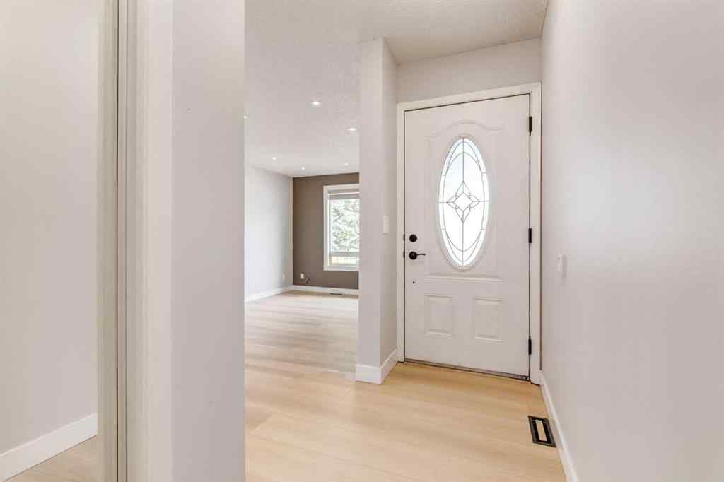 MLS® A2246579 - 204 Hawkhill Way NW in Hawkwood Calgary, Residential